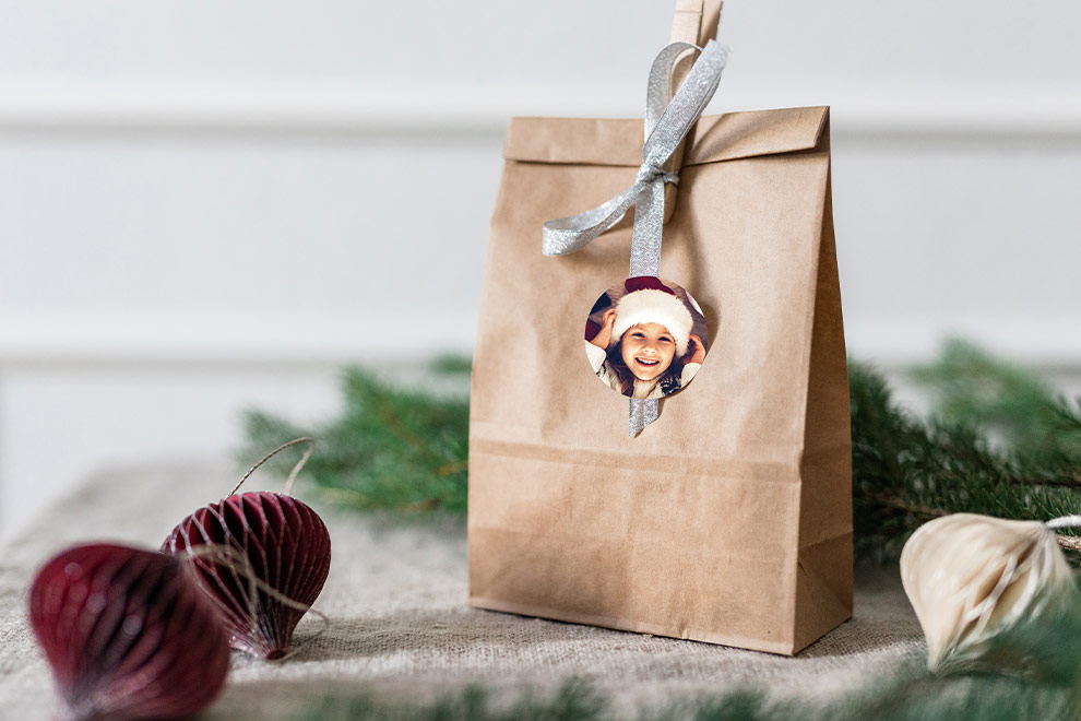 Kuvatarra paketin saajan kuvalla Kuvatarra paketin saajan kuvalla
