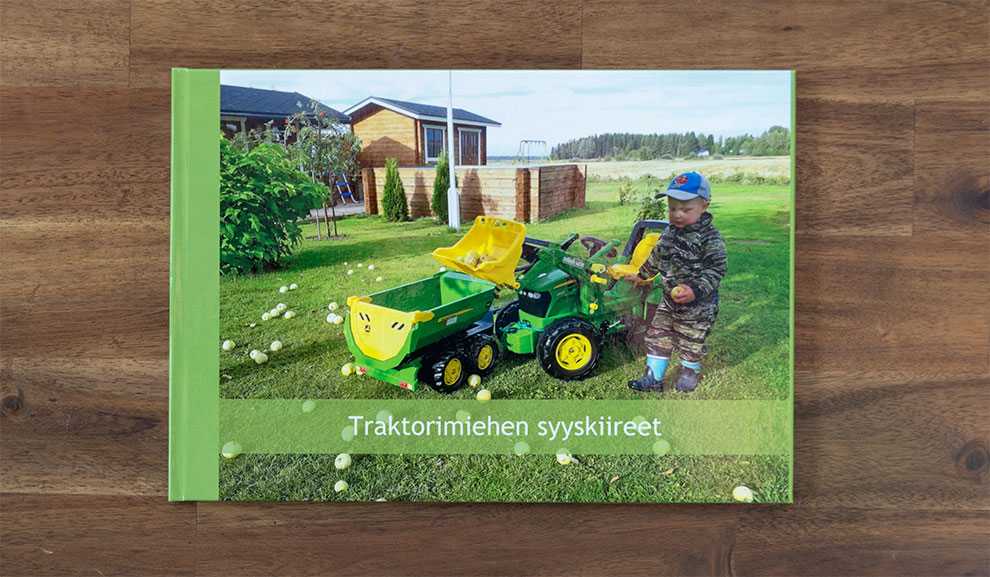 Traktorimiehen syyskiireet -kuvakirjan kansi Traktorimiehen syyskiireet -kuvakirjan kansi