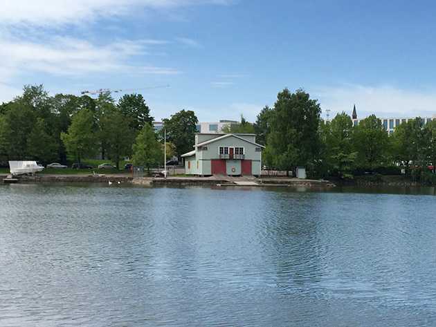 Helsingin soutuklubin 1930-luvulla rakennettu paviljonki Helsingin soutuklubin 1930-luvulla rakennettu paviljonki