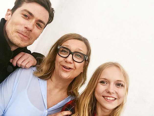 Ryhmäselfie kepin avulla Ryhmäselfie kepin avulla